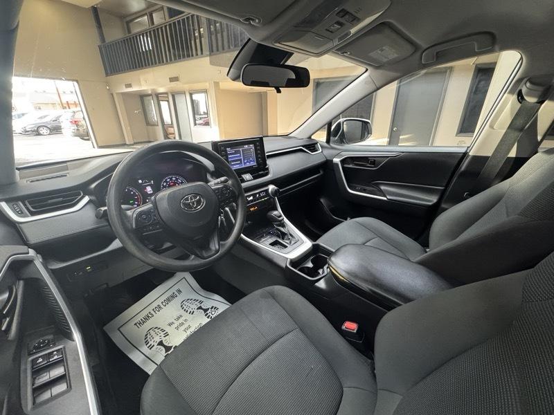 Toyota RAV4 LE 2020