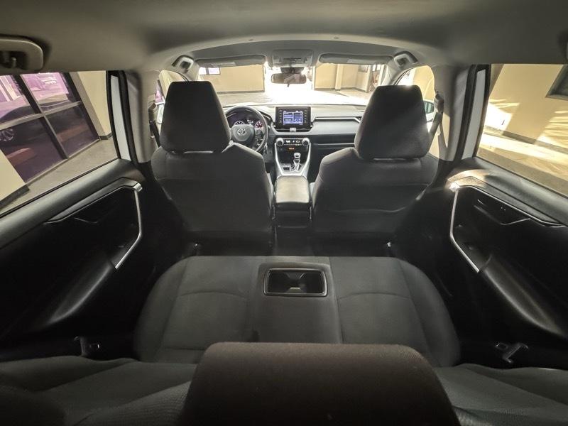 Toyota RAV4 LE 2020
