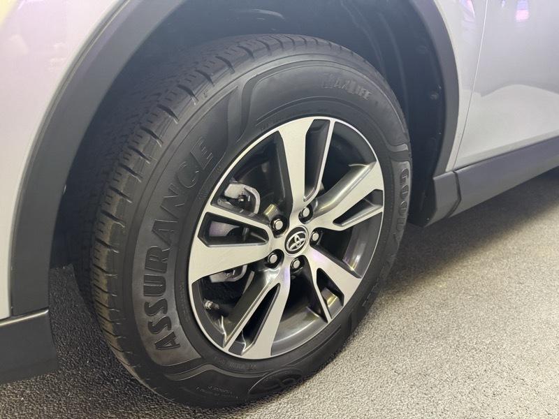 Toyota RAV4 XLE FWD 2016