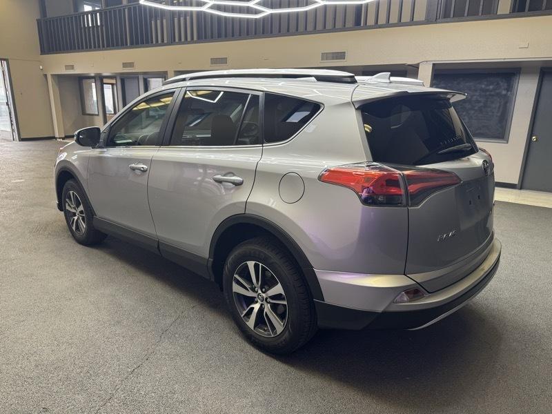 Toyota RAV4 XLE FWD 2016