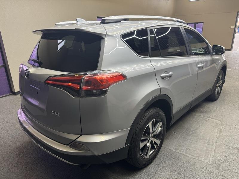 Toyota RAV4 XLE FWD 2016
