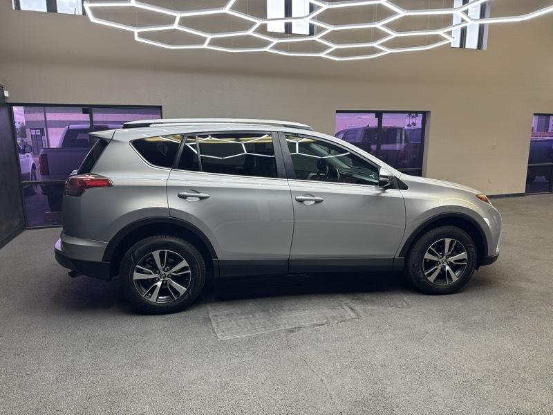 Toyota RAV4 XLE FWD 2016