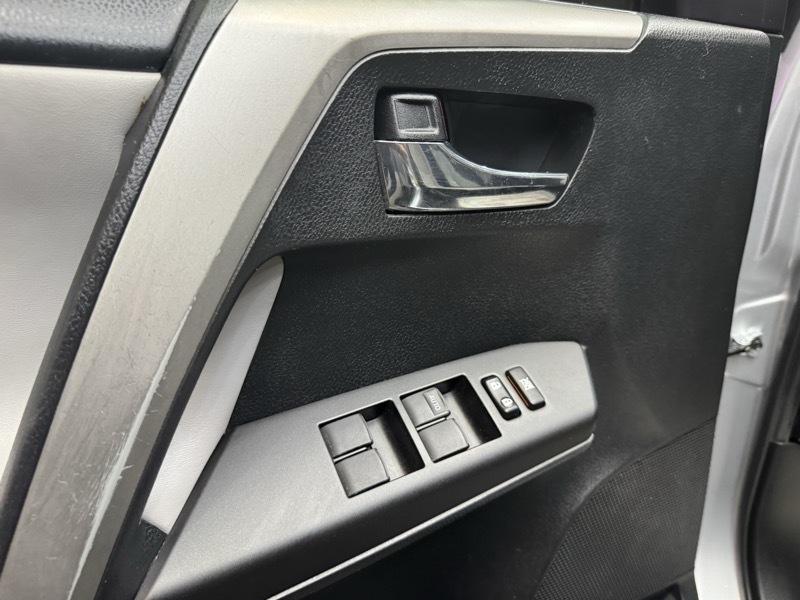 Toyota RAV4 XLE FWD 2016