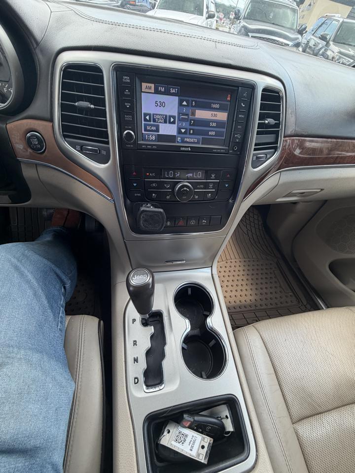 2013 Jeep Grand Cherokee Overland - Photo 14