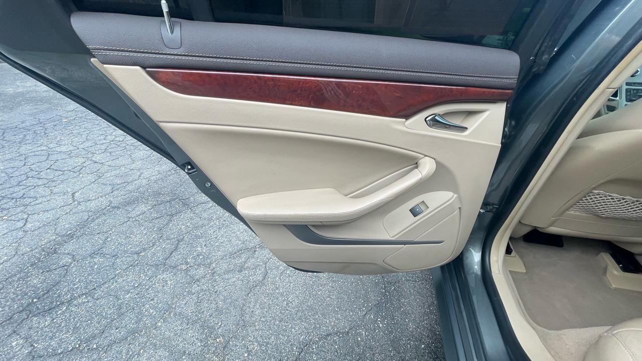 Cadillac CTS 3.0L Luxury AWD 2011