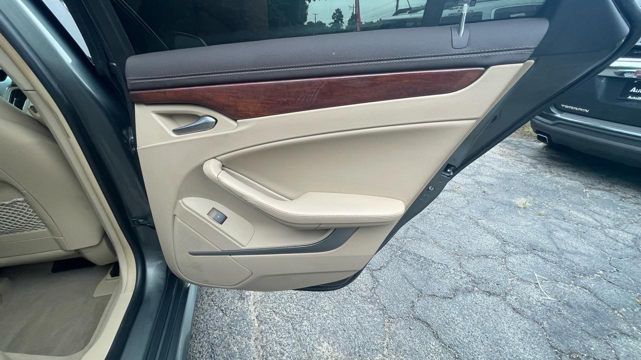 Cadillac CTS 3.0L Luxury AWD 2011