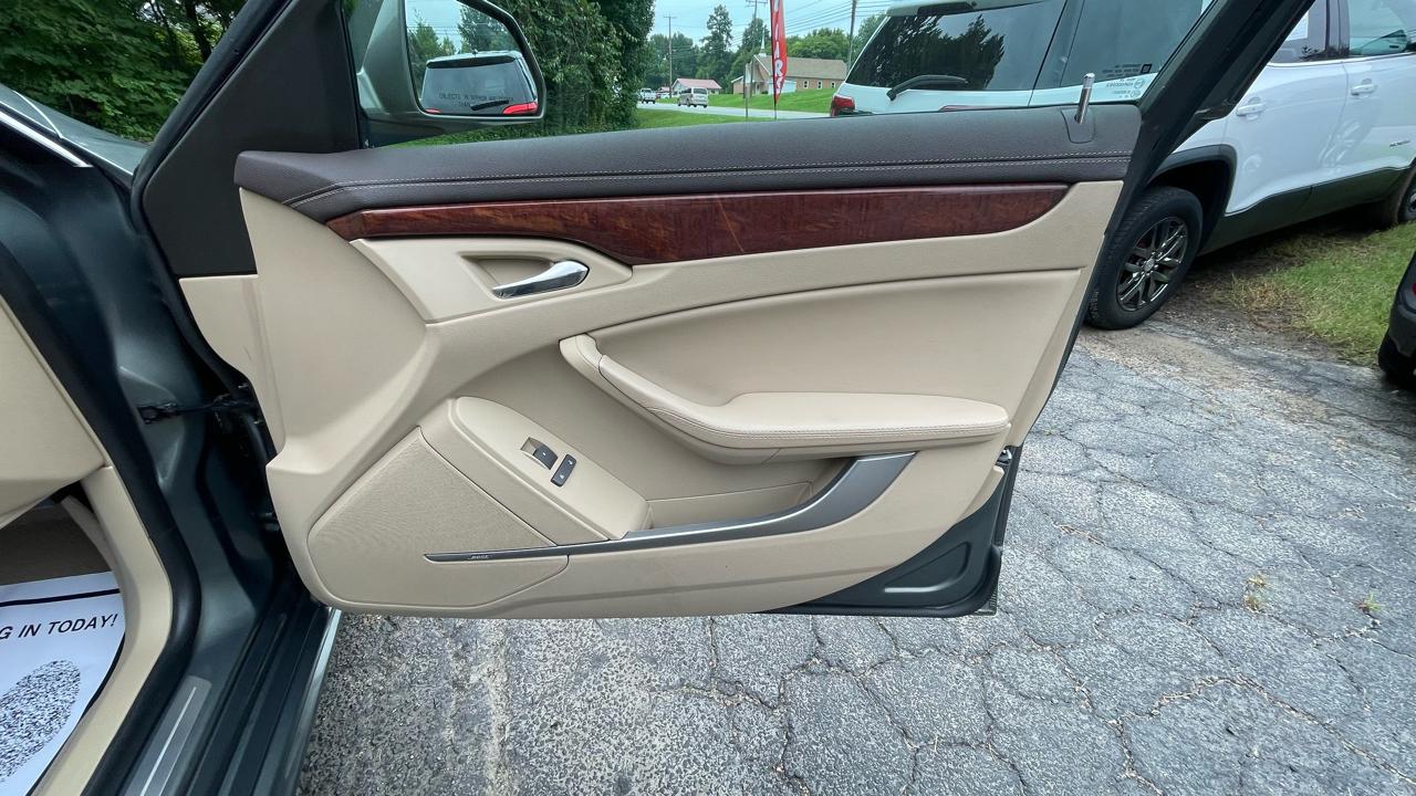 Cadillac CTS 3.0L Luxury AWD 2011