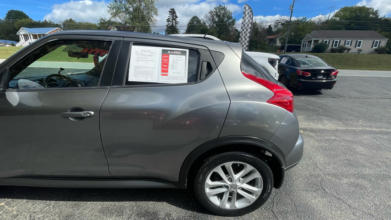 2011 Nissan Juke SL photo 4