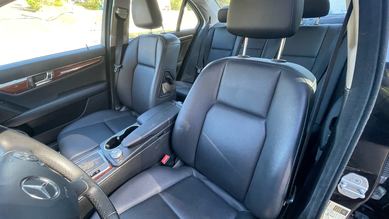 Mercedes-Benz C-Class C300 4MATIC Sport Sedan 2011 Mercedes-Benz C-Class C300 4MATIC Sport Sedan 2011