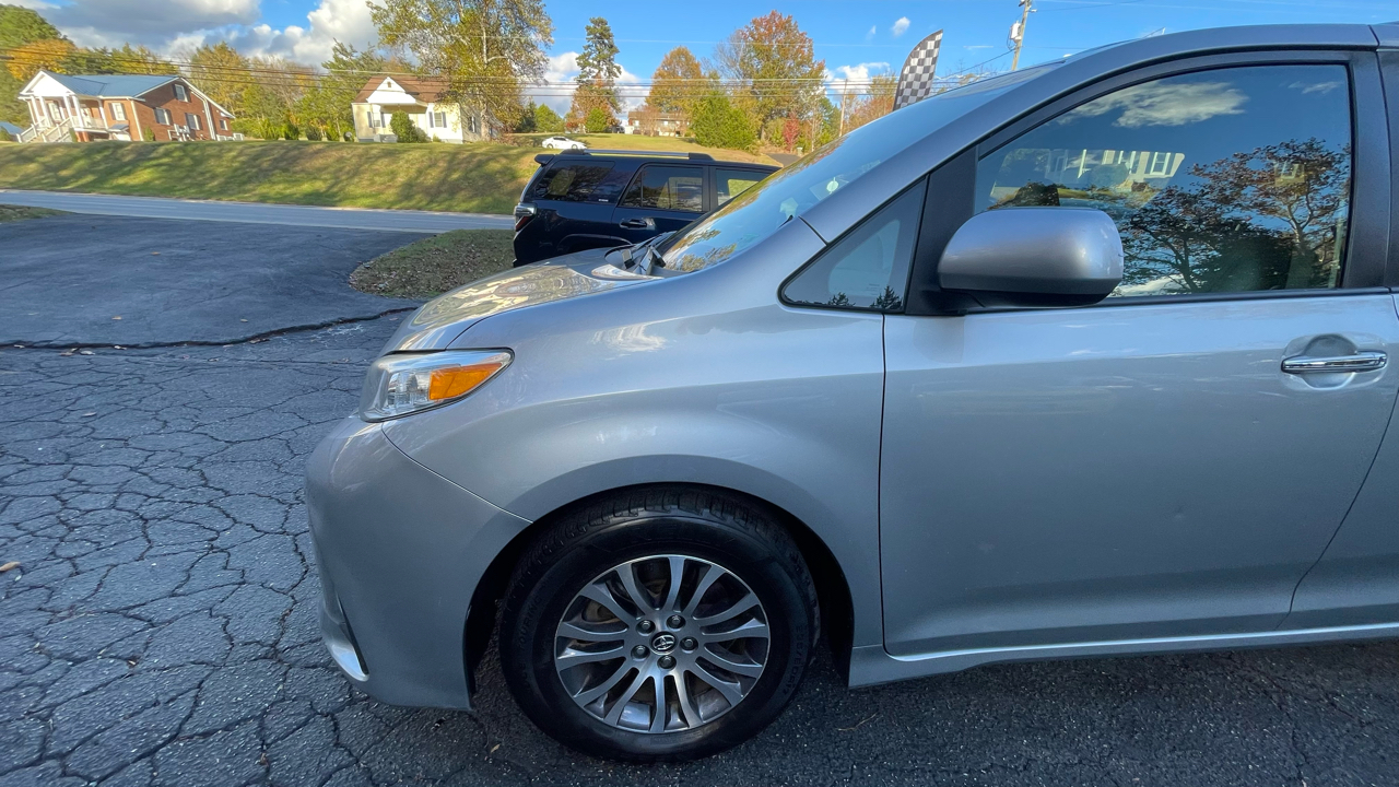 Toyota Sienna Limited Premium 7-Passenger 2019 Toyota Sienna Limited Premium 7-Passenger 2019