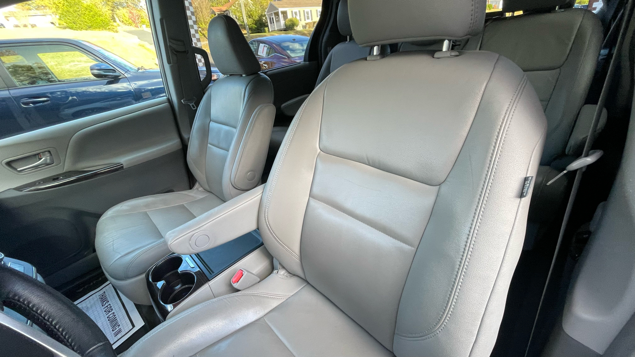 Toyota Sienna Limited Premium 7-Passenger 2019 Toyota Sienna Limited Premium 7-Passenger 2019