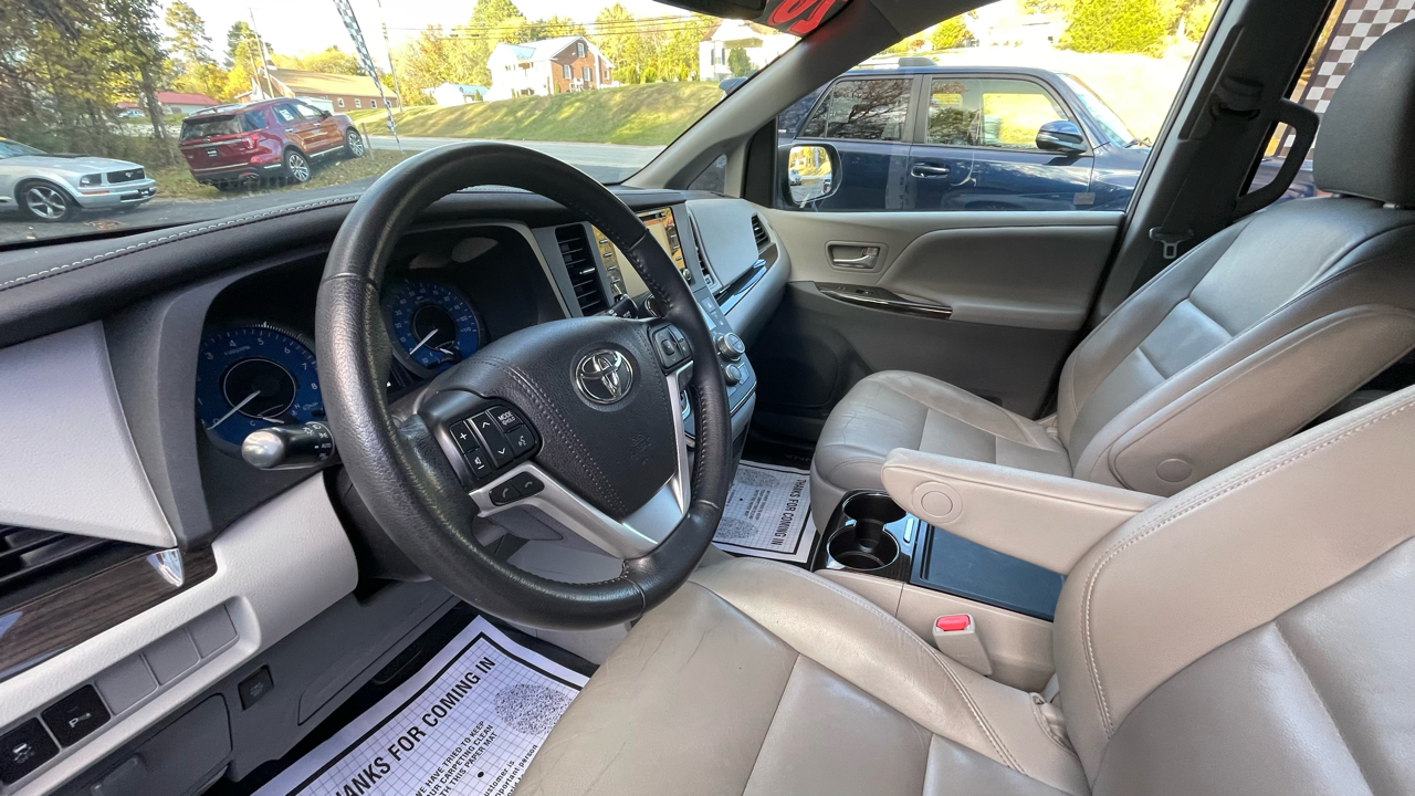 Toyota Sienna Limited Premium 7-Passenger 2019 Toyota Sienna Limited Premium 7-Passenger 2019