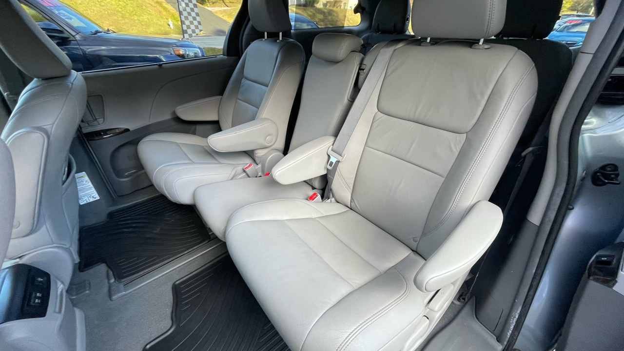 Toyota Sienna Limited Premium 7-Passenger 2019 Toyota Sienna Limited Premium 7-Passenger 2019