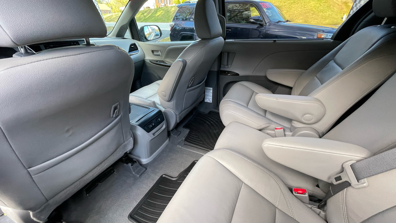 Toyota Sienna Limited Premium 7-Passenger 2019 Toyota Sienna Limited Premium 7-Passenger 2019