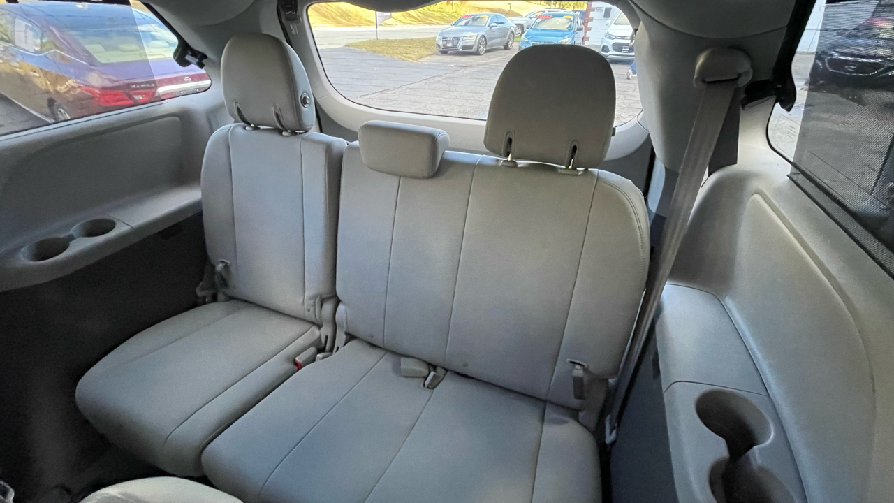 Toyota Sienna Limited Premium 7-Passenger 2019 Toyota Sienna Limited Premium 7-Passenger 2019
