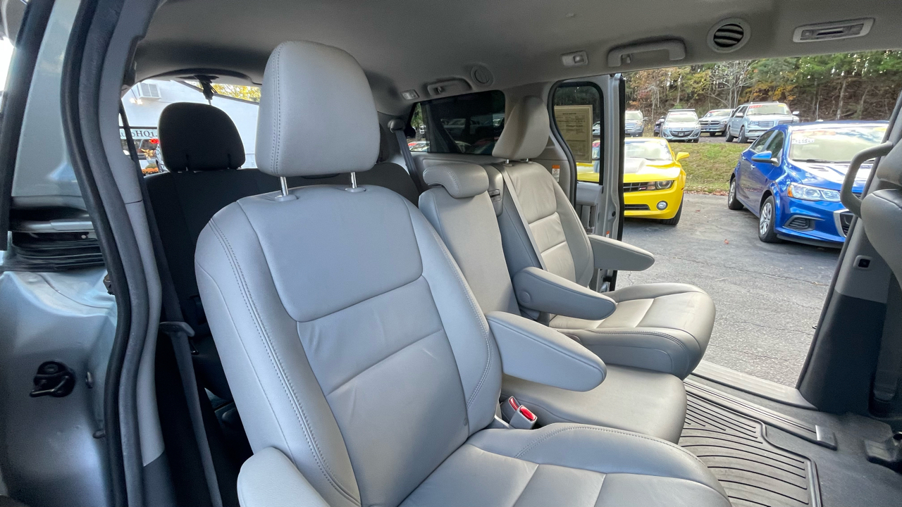 Toyota Sienna Limited Premium 7-Passenger 2019 Toyota Sienna Limited Premium 7-Passenger 2019