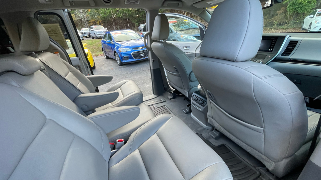 Toyota Sienna Limited Premium 7-Passenger 2019 Toyota Sienna Limited Premium 7-Passenger 2019