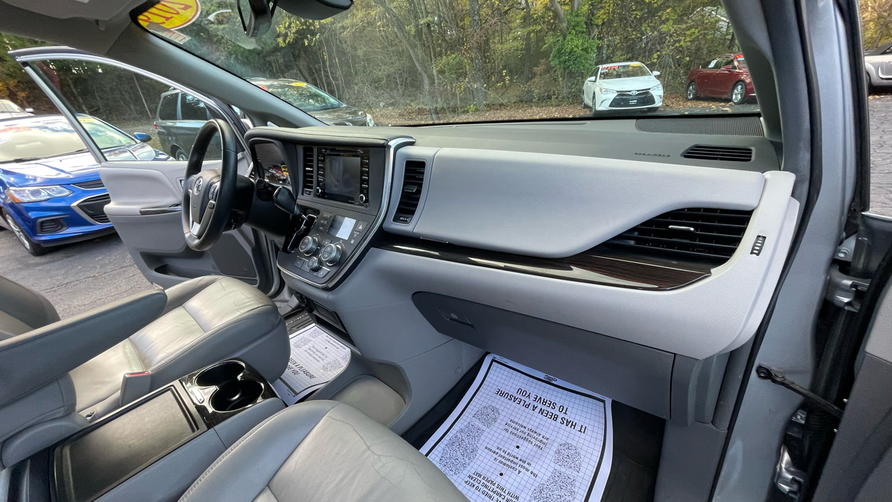 Toyota Sienna Limited Premium 7-Passenger 2019 Toyota Sienna Limited Premium 7-Passenger 2019