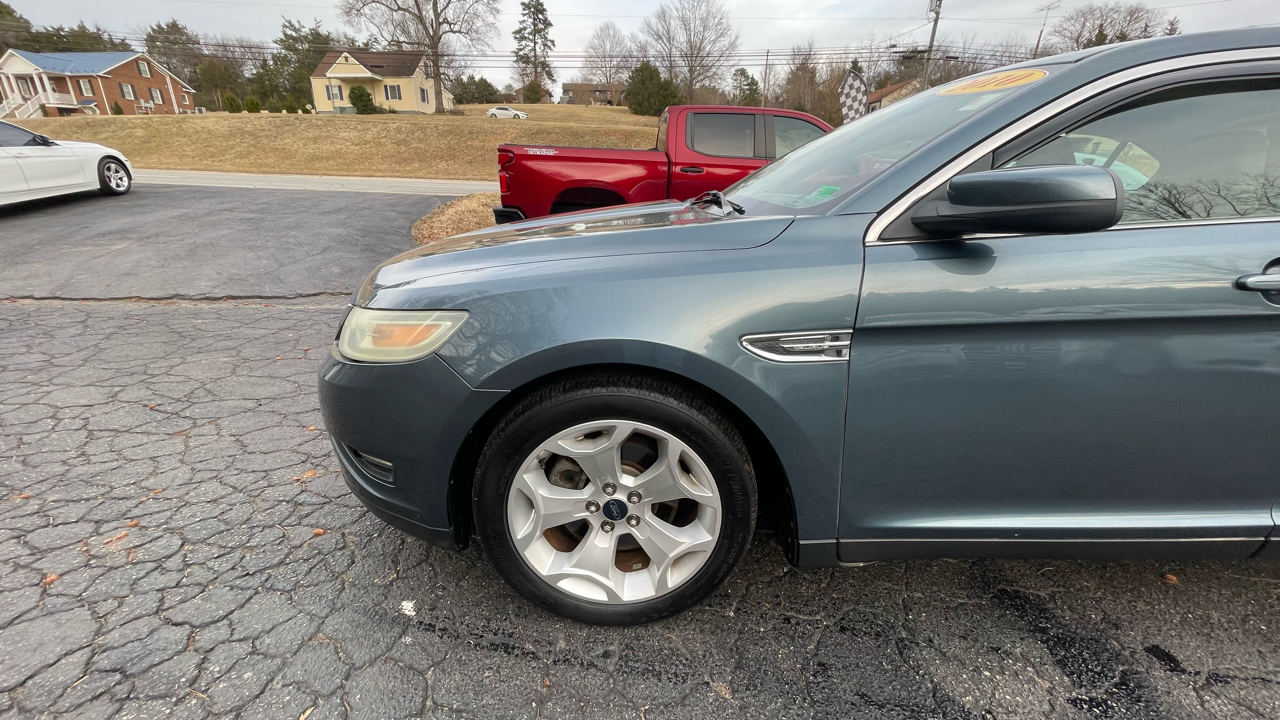 Ford Taurus SEL FWD 2010