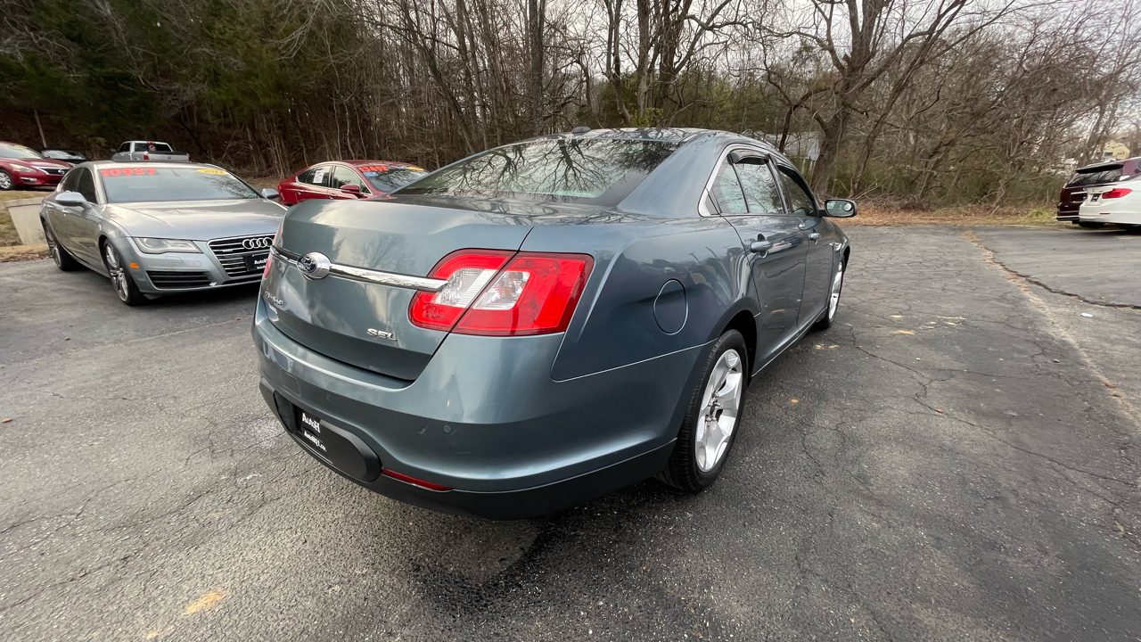 Ford Taurus SEL FWD 2010