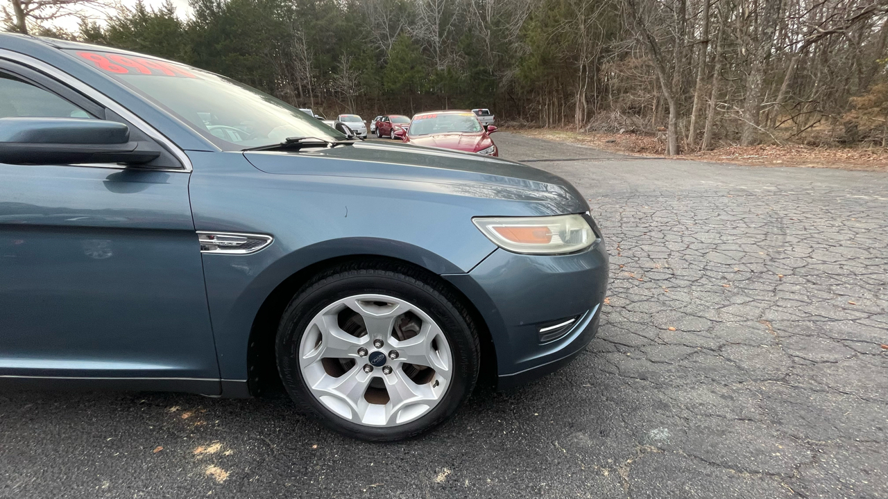 Ford Taurus SEL FWD 2010