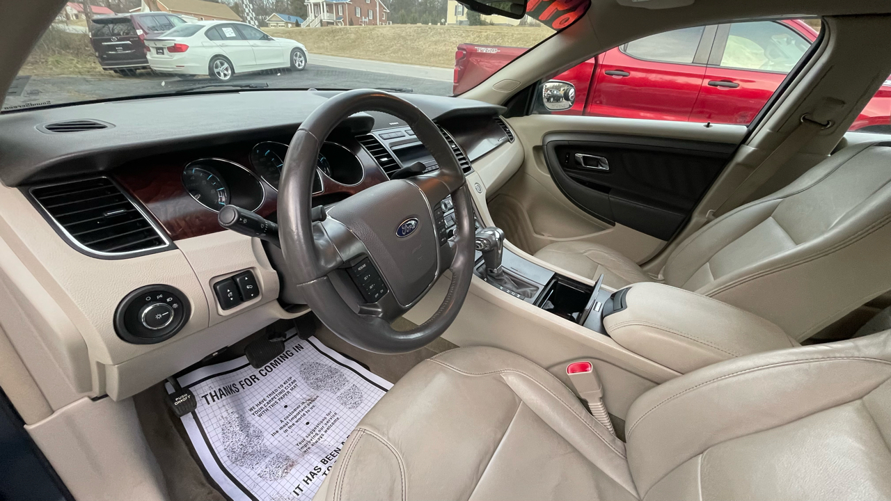Ford Taurus SEL FWD 2010