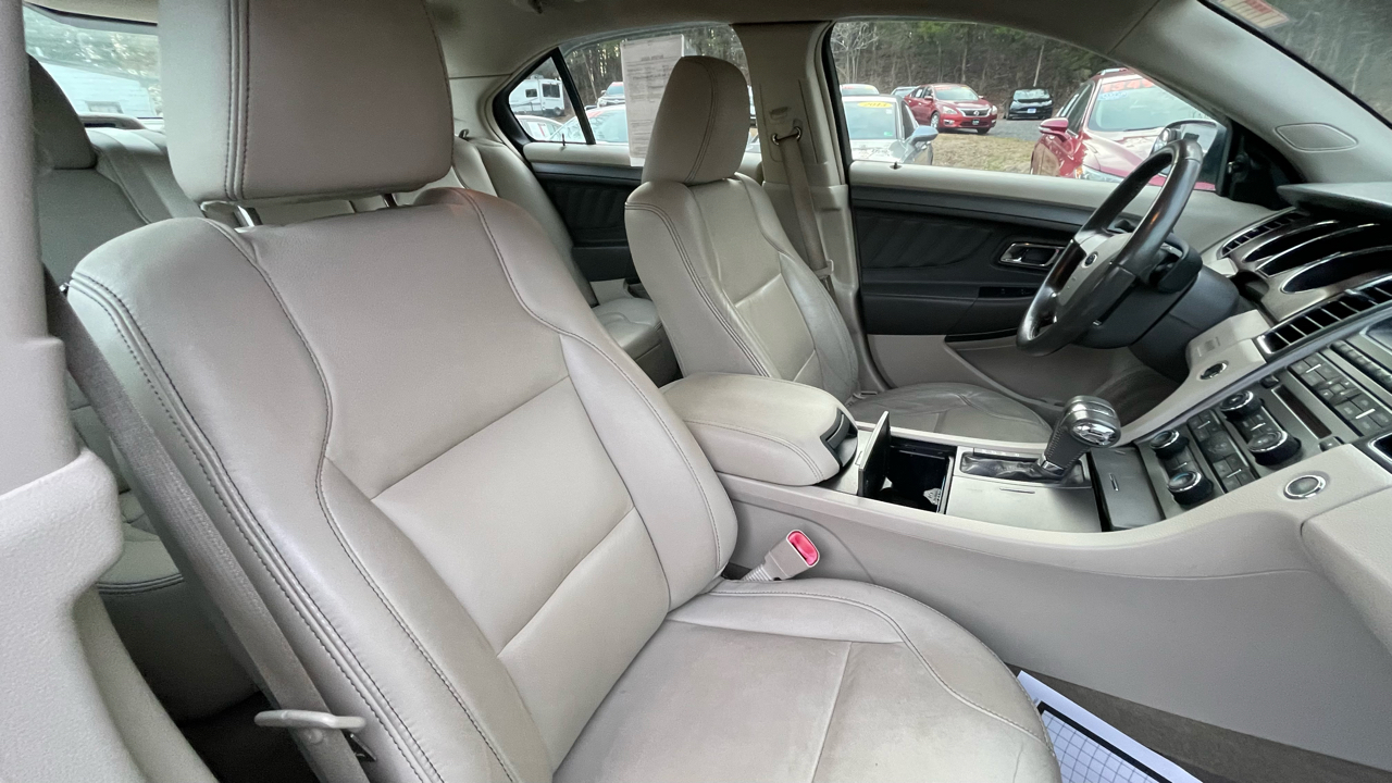 Ford Taurus SEL FWD 2010