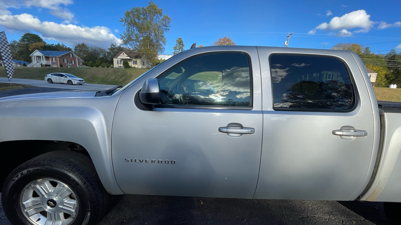Chevrolet Silverado 1500 LTZ Crew Cab 4WD 2010 Chevrolet Silverado 1500 LTZ Crew Cab 4WD 2010