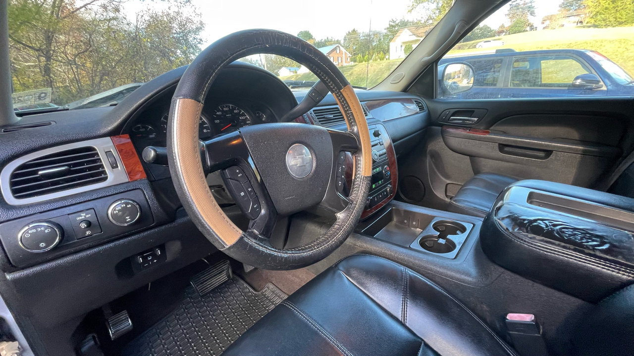 Chevrolet Silverado 1500 LTZ Crew Cab 4WD 2010 Chevrolet Silverado 1500 LTZ Crew Cab 4WD 2010