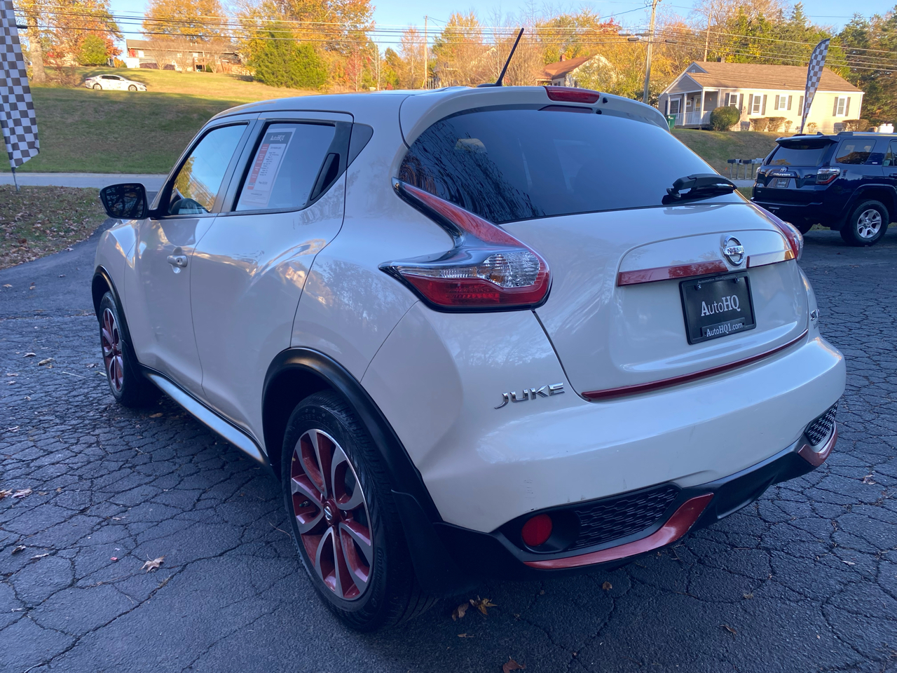 2015 Nissan Juke SV photo 2