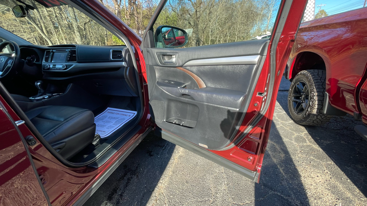 Toyota Highlander XLE AWD V6 2014