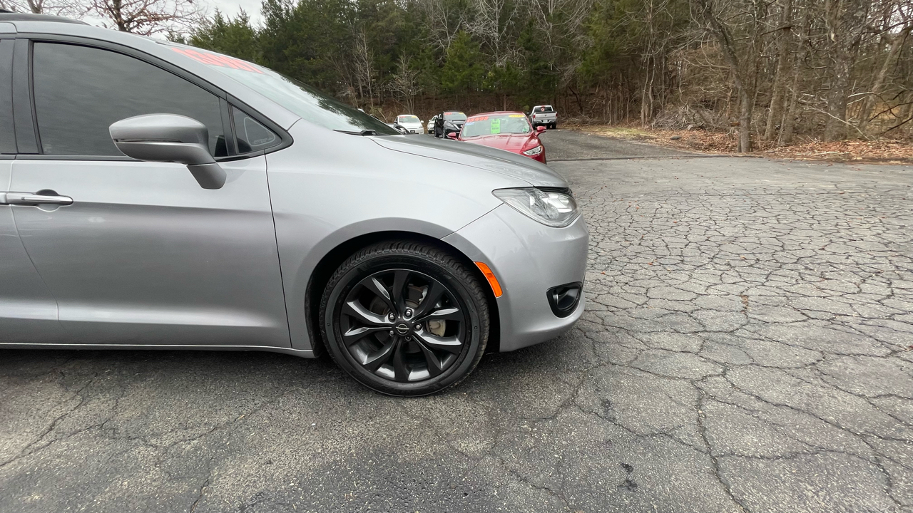 Chrysler Pacifica Limited 2019