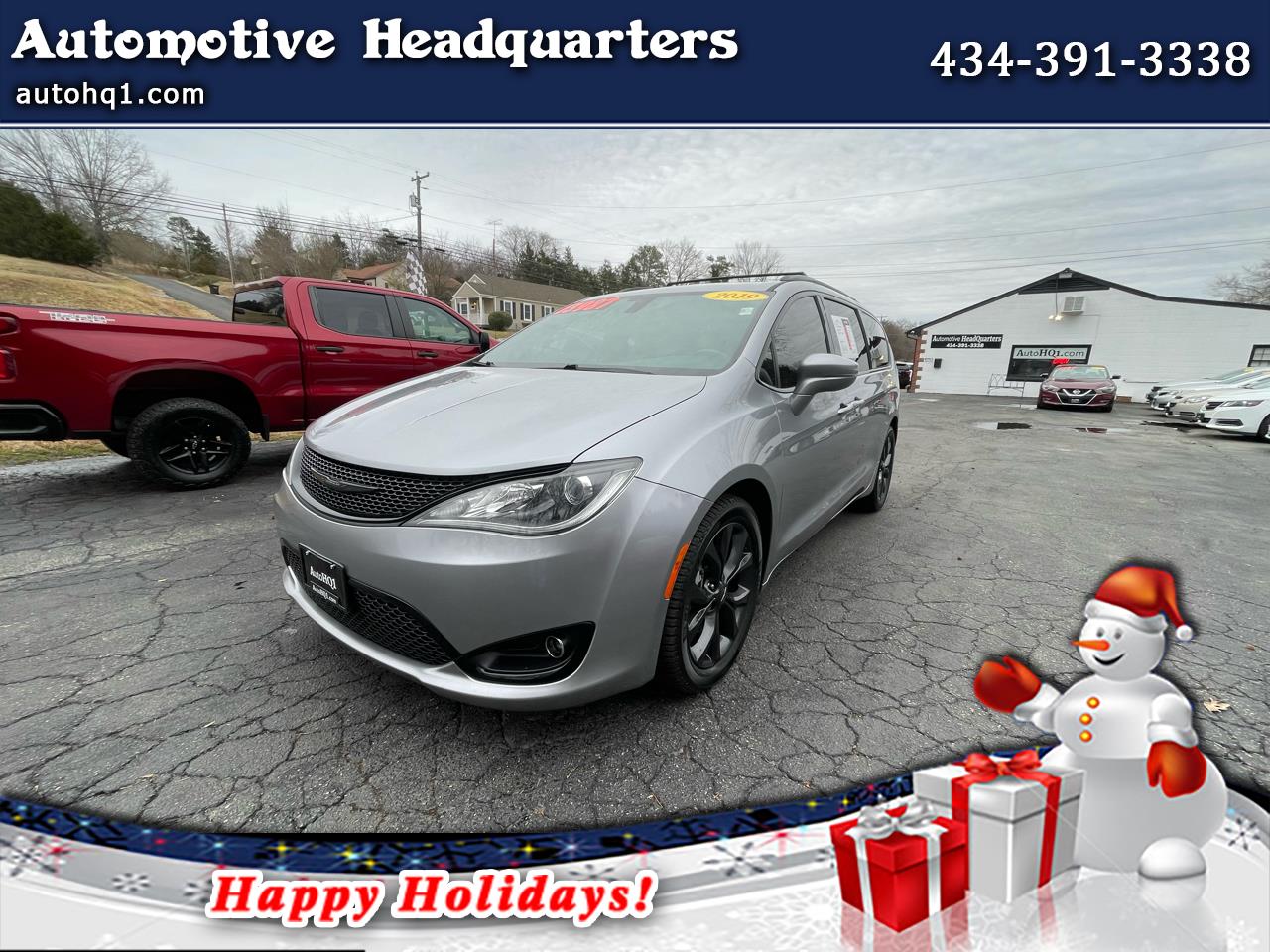 2019 Chrysler Pacifica Limited's photo