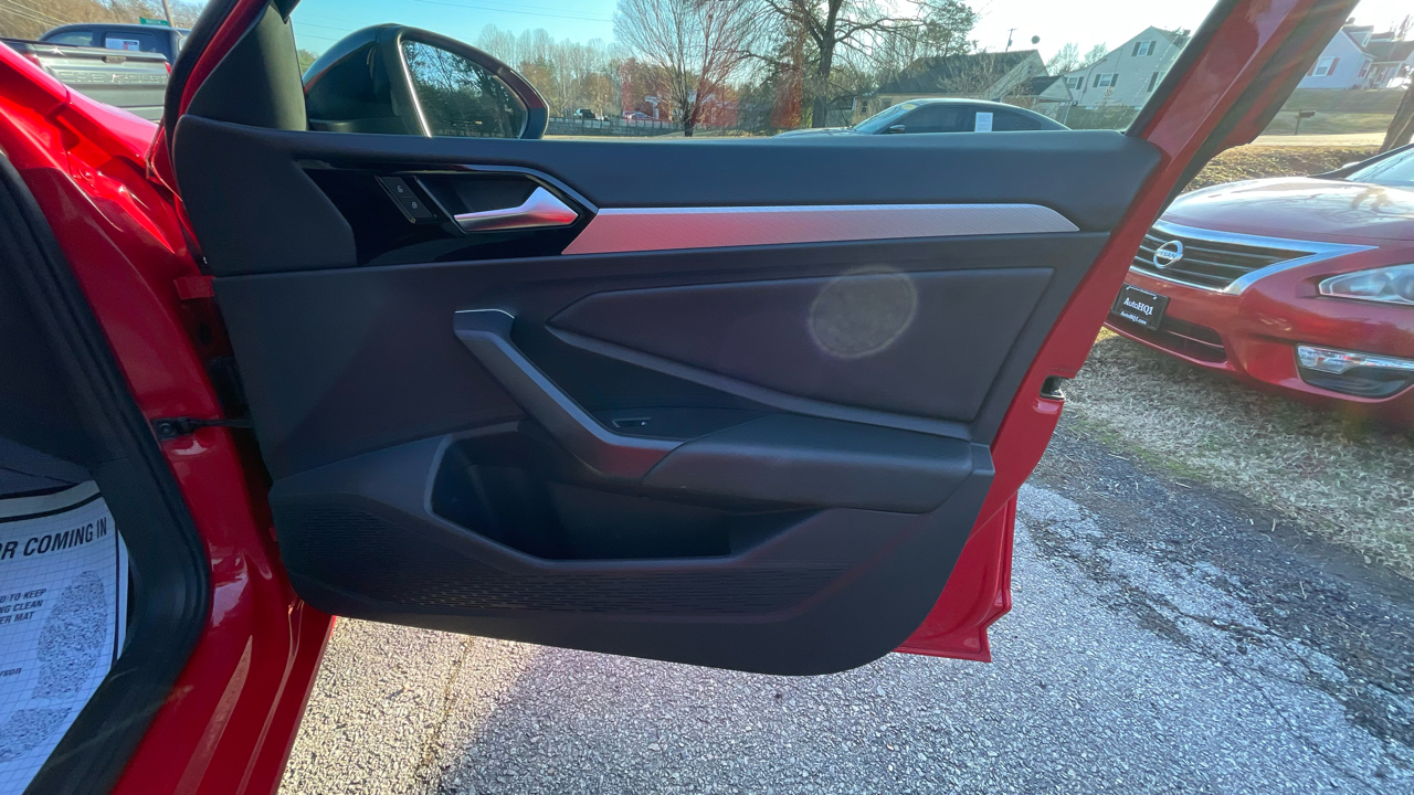 Volkswagen Jetta R-Line 4D Sedan at 2019