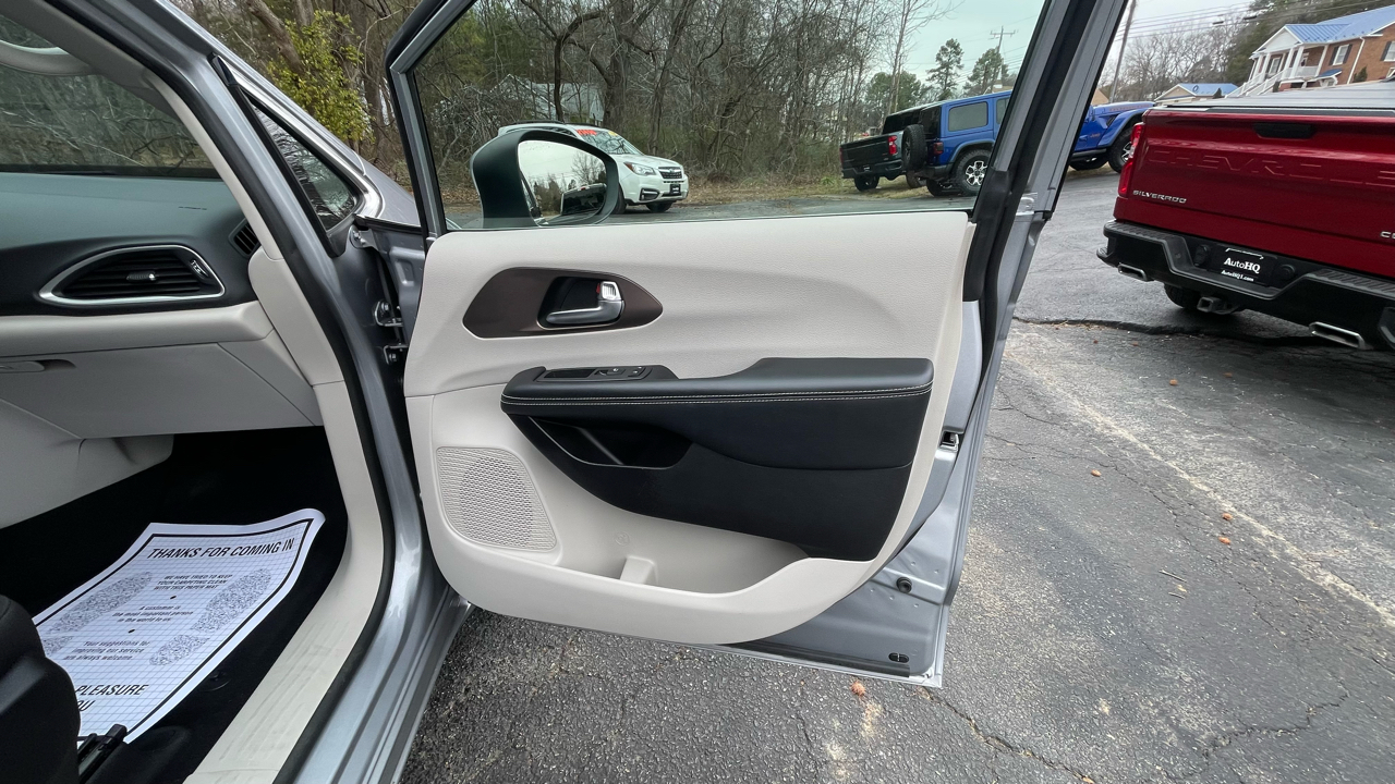 Chrysler Voyager L 2020