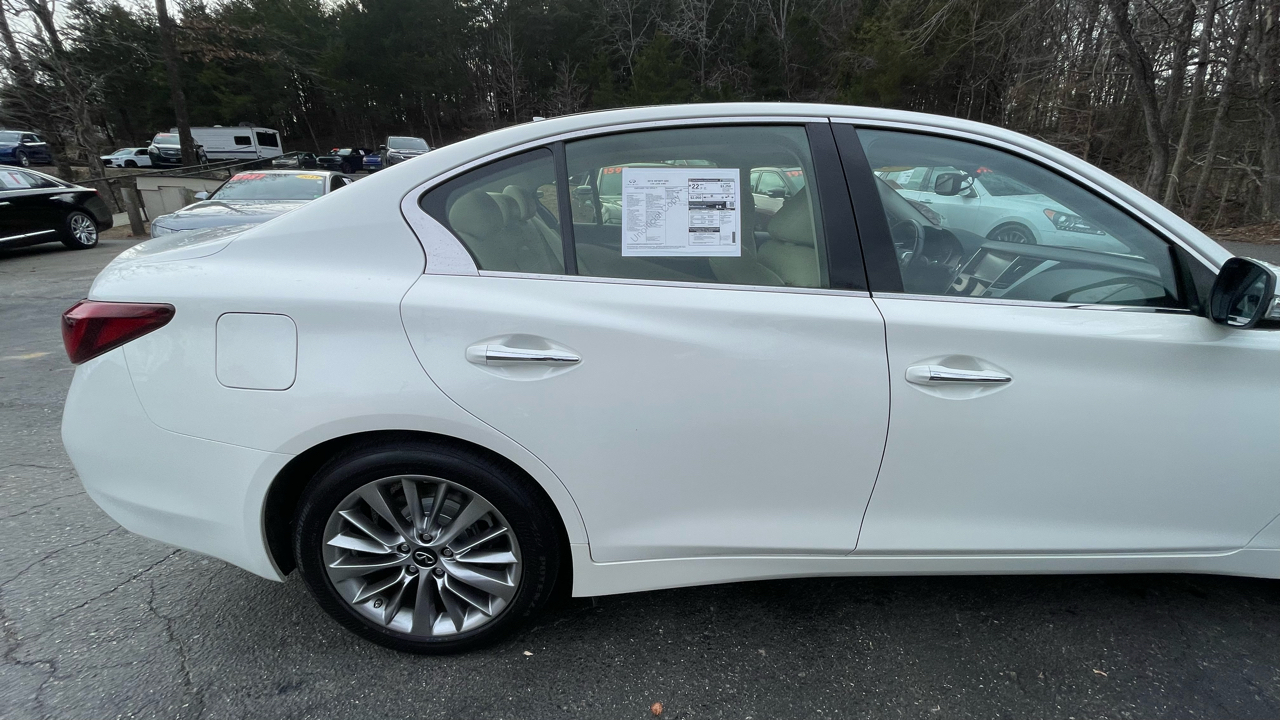 Infiniti Q50 3.0t LUXE AWD 2019