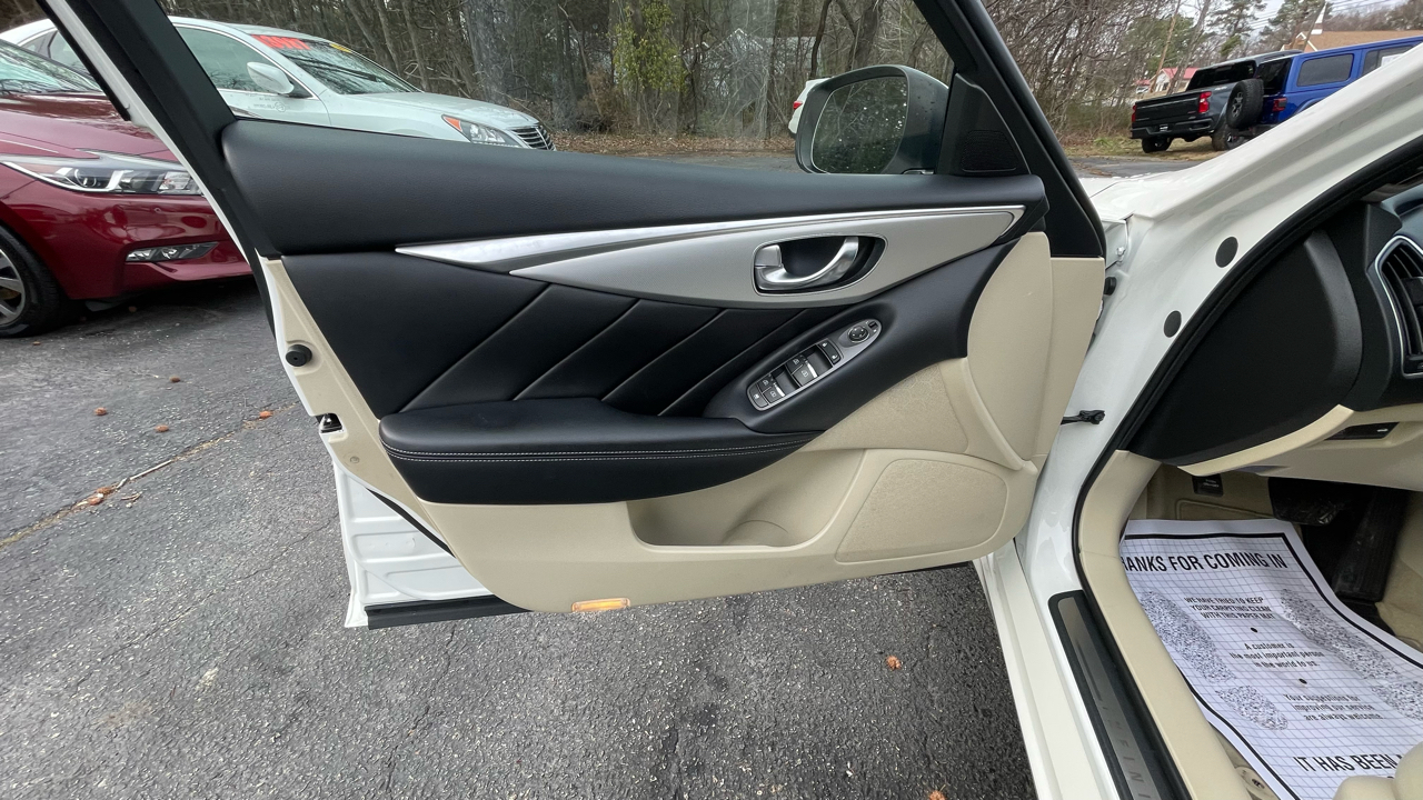 Infiniti Q50 3.0t LUXE AWD 2019