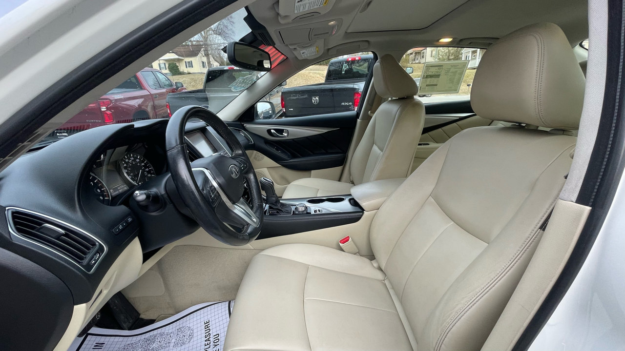 Infiniti Q50 3.0t LUXE AWD 2019