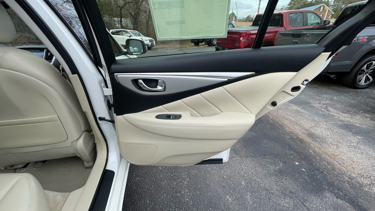 Infiniti Q50 3.0t LUXE AWD 2019