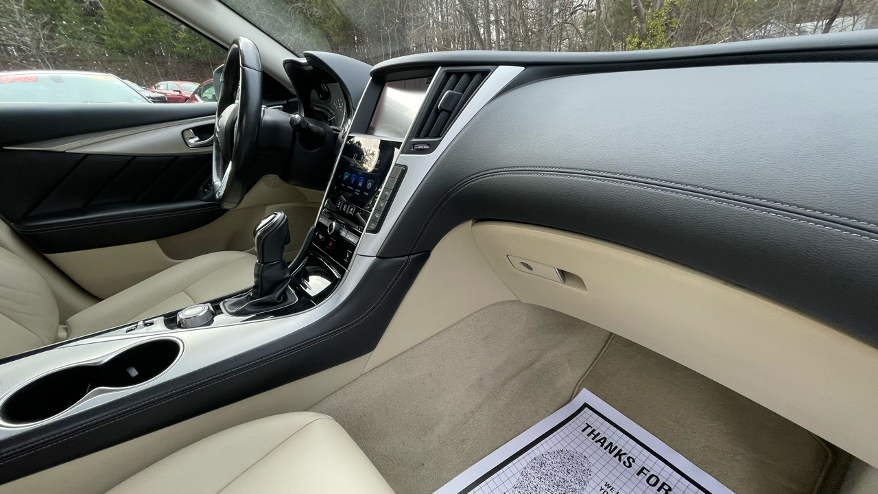 Infiniti Q50 3.0t LUXE AWD 2019