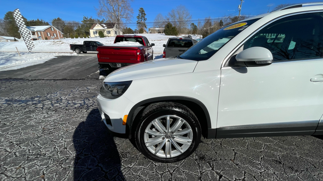 Volkswagen Tiguan SE 2016