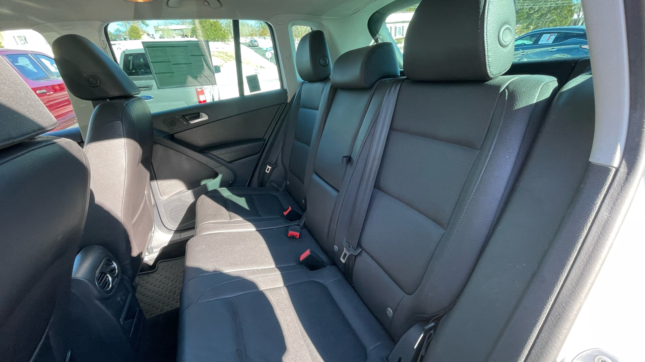 Volkswagen Tiguan SE 2016