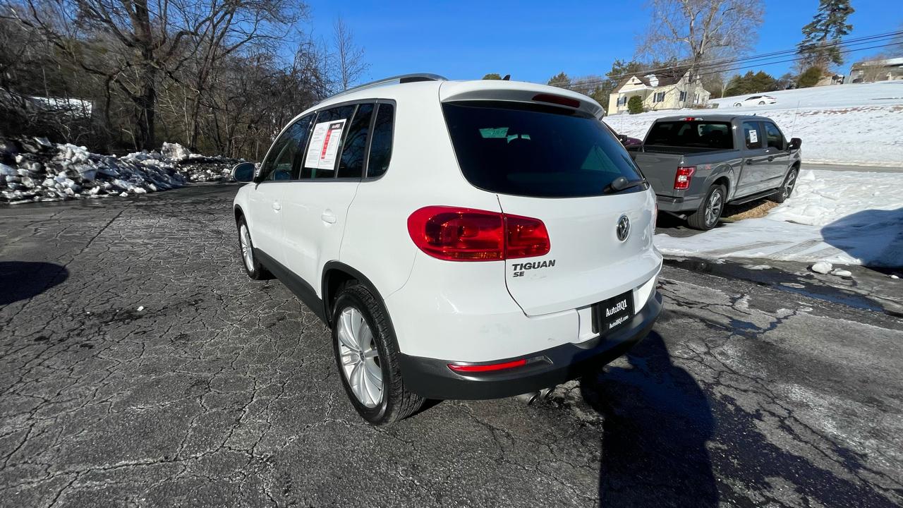 Volkswagen Tiguan SE 2016