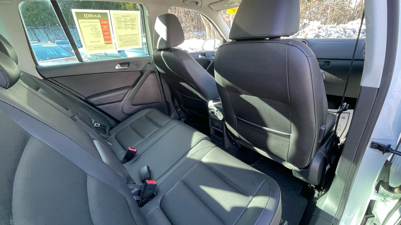 Volkswagen Tiguan SE 2016