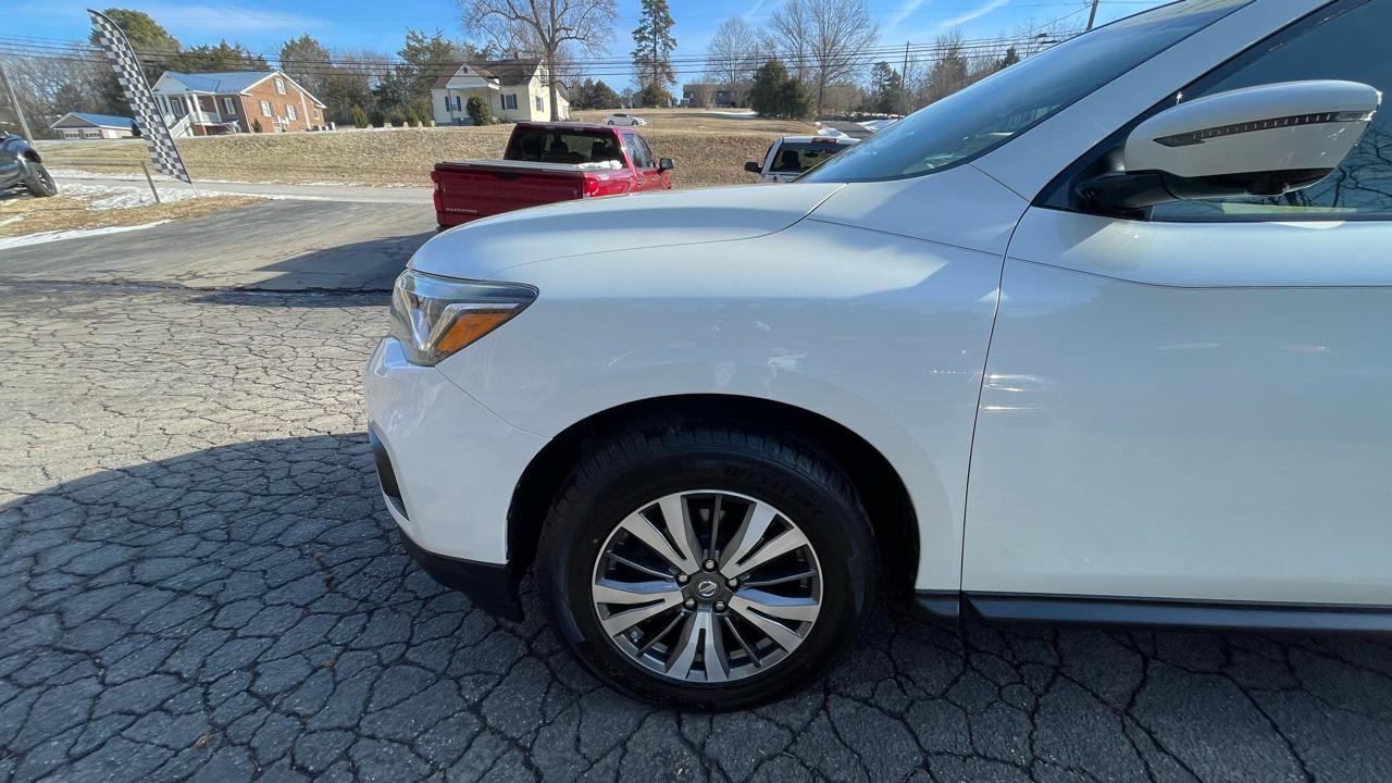 Nissan Pathfinder SL 4WD 2017