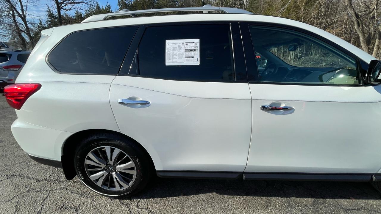 Nissan Pathfinder SL 4WD 2017