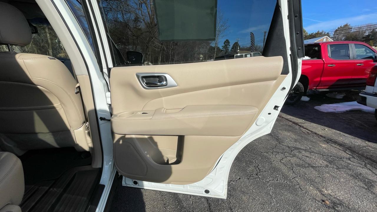 Nissan Pathfinder SL 4WD 2017