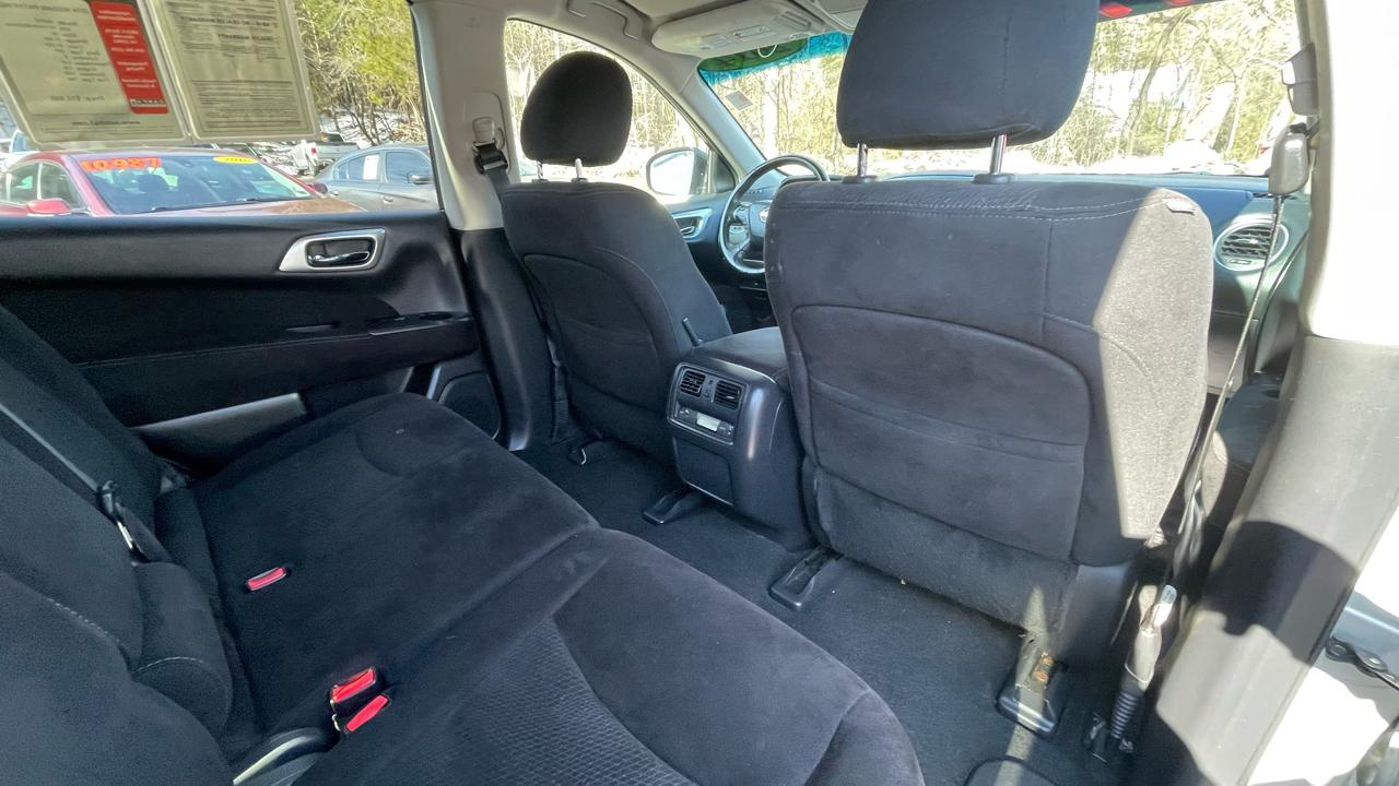 Nissan Pathfinder SV 2WD 2014