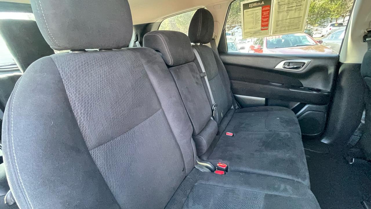 Nissan Pathfinder SV 2WD 2014