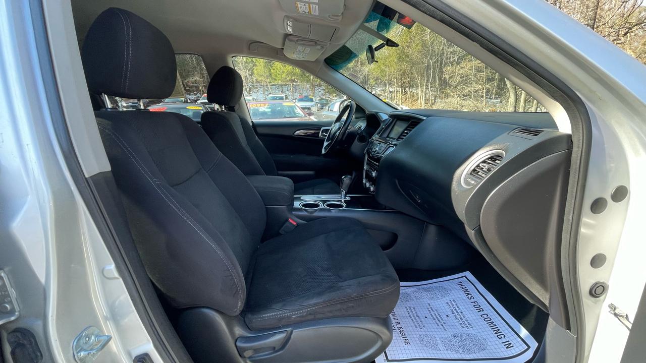 Nissan Pathfinder SV 2WD 2014